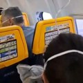 Pukao prozor na Rajanerovom Boeingu 737: Avion se vratio u Solun, povređen putnik iz Srbije