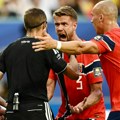 Kako je lopta reagovala na kosu Hrvata, a nije kod gola Engleske protiv Norveške