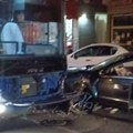 "Toliko je jako puklo, da su deca počela da plaču": Udes u Rakovici, sudarili se autobus i automobil