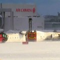 VIDEO: Avion se prevrnuo pri sletanju na aerodrom u Torontu, povređeno 18 ljudi