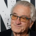 Robert de Niro na premijeru filma poveo 35 godina mlađu devojku: Na crvenom tepihu nisu bili sami, njihovi neočekivani gosti…