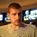 VIDEO „Ja to rekao? Izgleda da sam pametan“: Jokić se frapirao kad mu je američki novinar ovo poručio