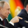 Francuski političar: Putinov predlog o direktnim pregovorima zadaje udarac Makronu i ratnim huškačima
