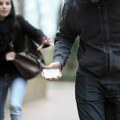 Iskoristio trenutak nepažnje da joj ukrade telefon Muškarac iz Bijelog Polja uhapšen zbog krađe na železničkoj stanici -…