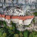 Ova svetinja visi nad provalijom na visini od 1.200 metara: Svecima na freskama nedostaju oči, manastir sagradili monasi kada…