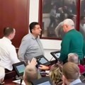 Incident u skupštinskoj sali – akteri Simović i Jakšić