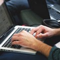 Uskoro portal "Ko si bre ti?" za prijavljivanje bahatih funkcionera