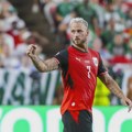 Arnautović umalo napravio haos: Ućutkivao protivničku klupu, jedva su ga zadržali VIDEO