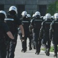 Veliki broj pripadnika policije stiže u Beograd pred studentski skup na Slaviji VIDEO