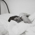 Položaj u kom spavate može da utiče na visok krvni pritisak