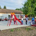 Postavljen i video-nadzor: Dečije igralište u parku u Srpskoj Crnji (foto)