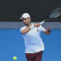 Novak ponovo trenirao u Melburnu, ali samo 12 minuta