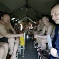 Šta rade goli muškarci pred Evroviziju? FOTO