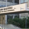 Novi incident: Razbijena stakla na Saobraćajnom fakultetu (foto)
