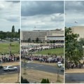 VIDEO Kolona pristalica SNS-a kreće od SIV-a ka centru Beograda
