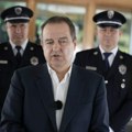 Dačić: Desetoro privedenih zbog napada na policiju u Novom Pazaru