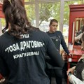 Lepa tradicija: Đaci starima poklonili frizure