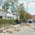 Одмах крај школског дворишта Вукове школе ниче паркиралиште, угрожена безбедност ђака ФОТО