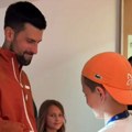 Novak Đoković posebnim pozdravom sa sinom Stefanom proslavio pobedu na Rolan Garosu