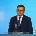 Janko Veselinović se sapleo se o klinove na parkingu ispred Skupštine i povredio