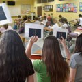 Prvi dan velikog testa za male maturante: Počelo polaganje u osnovnim školama, pred đacima test iz srpskog jezika