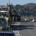 Traktori se okupljaju oko Rima dok se protesti poljoprivrednika nastavljaju