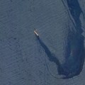Ekološka katastrofa u Crvenom moru: Nafta iz raketiranog broda ostavila trag dug 29 km, situacija bi mogla da se pogorša