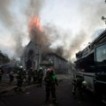 Zapaljene crkve u Santiagu u protuvladinim protestima