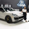 Mark Zakerberg svojoj supruzi poklonio Porsche Cayenne Turbo GT Minivan