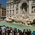 Fontana di Trevi se obnavlja, a evo alternative za bacanje novčića: "Kakva je to sprdnja"