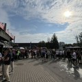 Letonska policija ne dozvoljava Srbima ulaz na stadion!