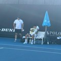 Đokovićev meč je otkazan, ali je on ipak izašao na teren! Pogledajte šta je radio Novak u vreme kada je trebalo da igra…