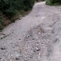 Vaša pisma! Selo Sinjac! Goran Davidović: Nemamo put, nemamo vodu! Obećavaju samo pred izbore!