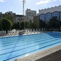Noćno kupanje se vratilo na Taš: zbog visokih temperatura otvoreni bazeni rade i uveče