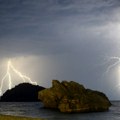 Važno Upozorenje stiglo i našim turistima u Grčkoj: Hitno se oglasile službe - Najavljene jake oluje, munje i grad