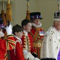 Velika Britanija danas uzdržano obeležava godinu dana od smrti kraljice