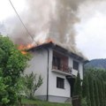 Kod Prijepolja na kući izbio požar, vatrogasci ga ubrzo ugasili