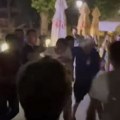 Zbog napada na studente "koji žele da uče" privedeno 18 lica, građani protestuju od sinoć