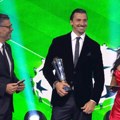 Zlatao uzeo trofej, pa se smeškao zanosnoj novinarki: Čeferin stajao nepomično dok su pričali