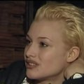 U 16. se pojavila u filmu "Vidimo se u čitulji", u 29. ostala udovica: Sonja se posle ubistva muža udala za fudbalera