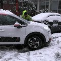 Da li se plaća parking za zavejan auto: Evo šta su poručili iz Parking servisa