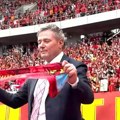 Piksi izašao pred pune tribine i dobio ovacije! Scene za pamćenje! Pogledajte kako su navijači pozdravili bivšeg selektora…