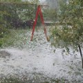 (Video) "Otvorilo se nebo, lopatama zgrćemo grad" Apokaliptično nevreme ponovo opustošilo Srbiju: Usevi sravnjeni sa zemljom…
