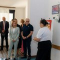 Đurđević Stamenkovski posetila decu iz socijalno ugroženih porodica koja borave u Baošićima