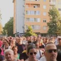 Protest roditelja učenika Jovine gimnazije ispred Mašinske škole u Novom Sadu