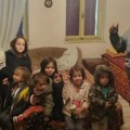 Gladni spavaju u zimskim jaknama: Maja i Šefćet Mehmeti, sa sedmoro mališana, u Baču žive bez najosnovnijih uslova