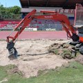 Stadion “Čair” dobija hibridnu travu: Radnički ulaže u kvalitet terena