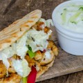 Tzatziki sos, recept za savršen letnji umak