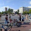 Blokade u Novom Sadu najavljene za 18 sati, ali su dve raskrsnice blokirane nešto ranije (FOTO i VIDEO)