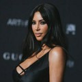 Kim Kardašijan nosila štikle od 20 cm, pa pala nasred ulice (VIDEO)